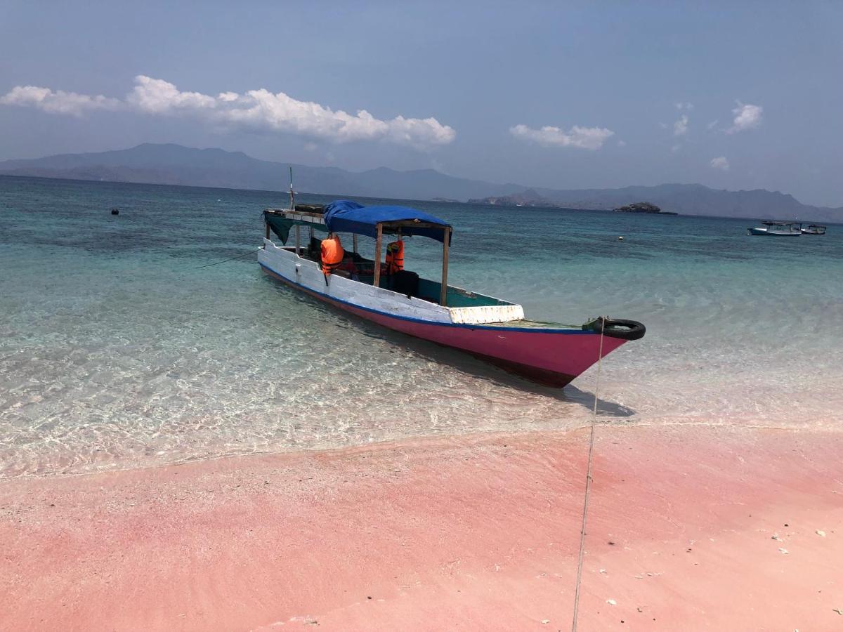 Dua Putri Komodo Homestay 外观 照片