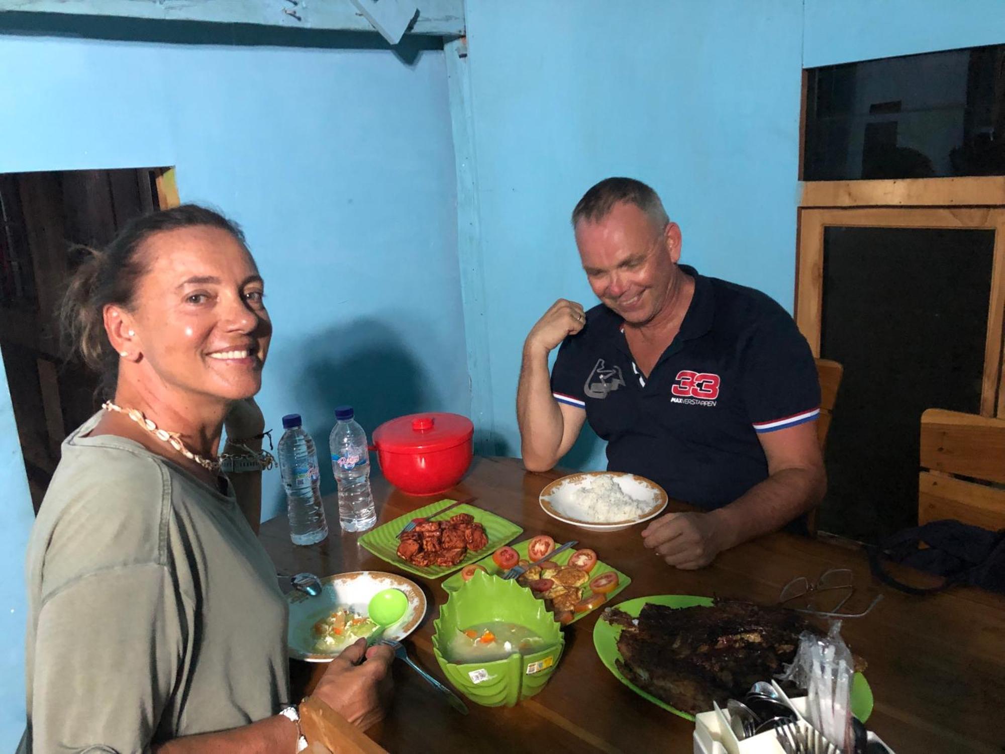 Dua Putri Komodo Homestay 外观 照片