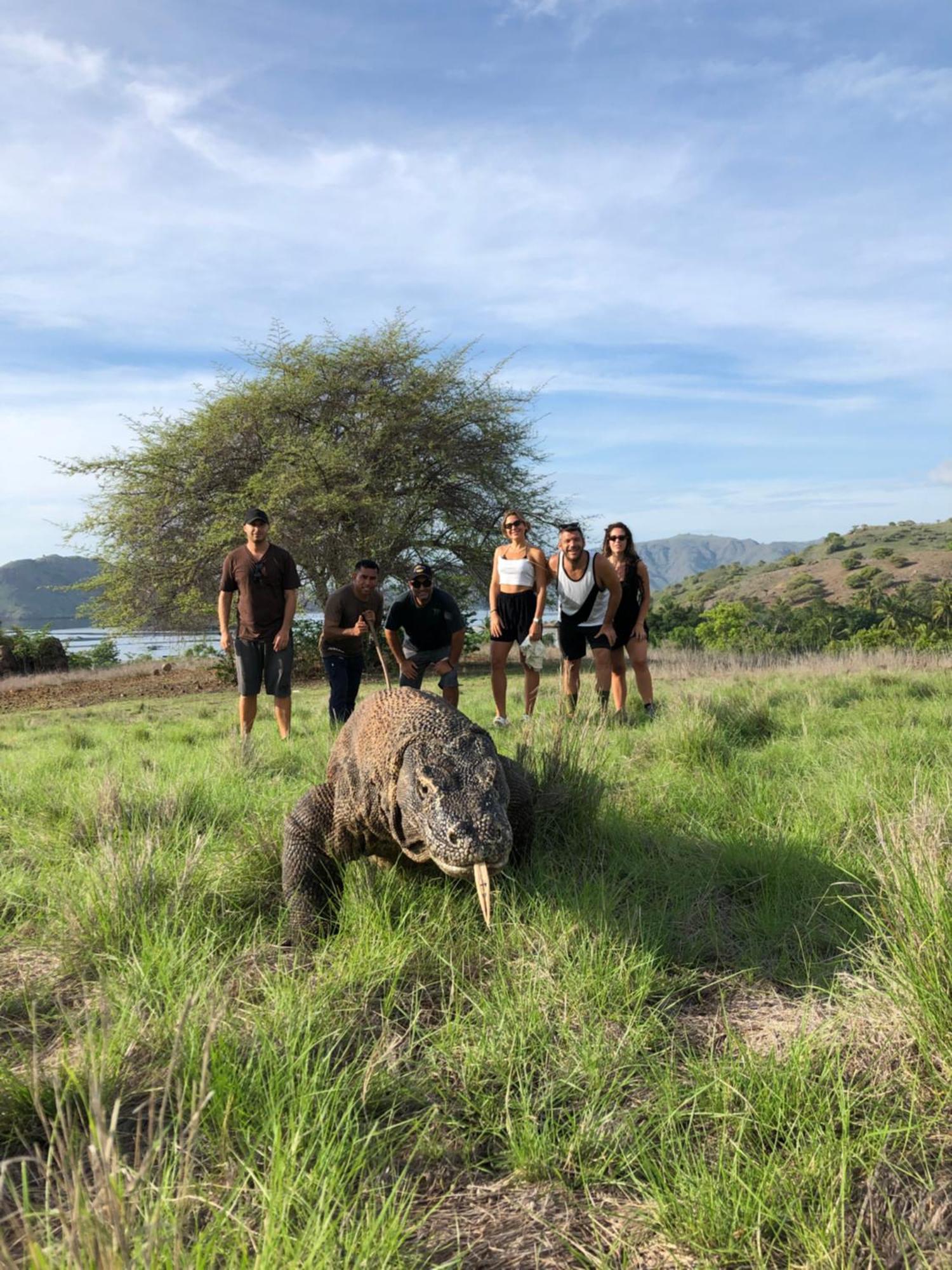 Dua Putri Komodo Homestay 外观 照片