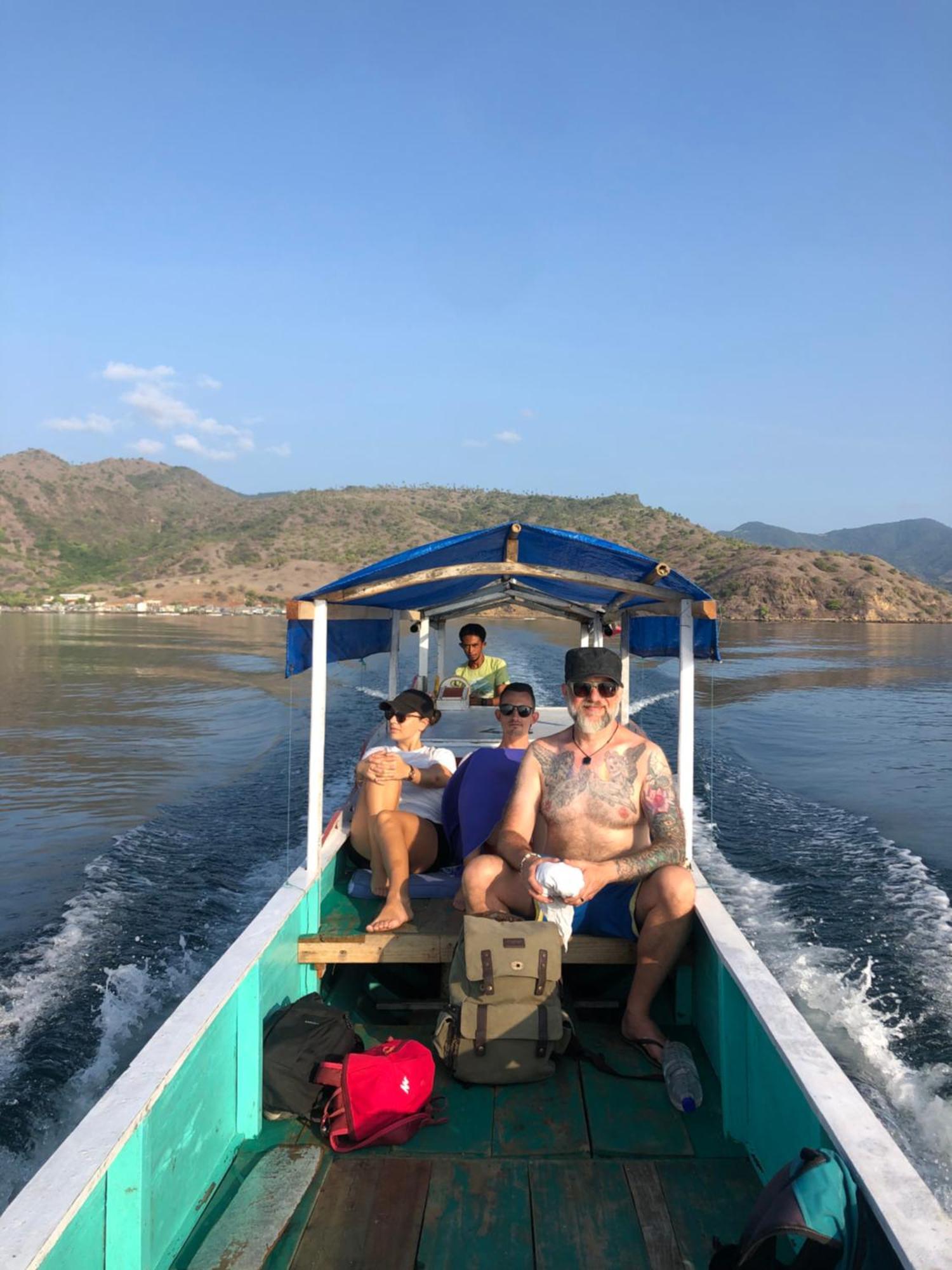 Dua Putri Komodo Homestay 外观 照片