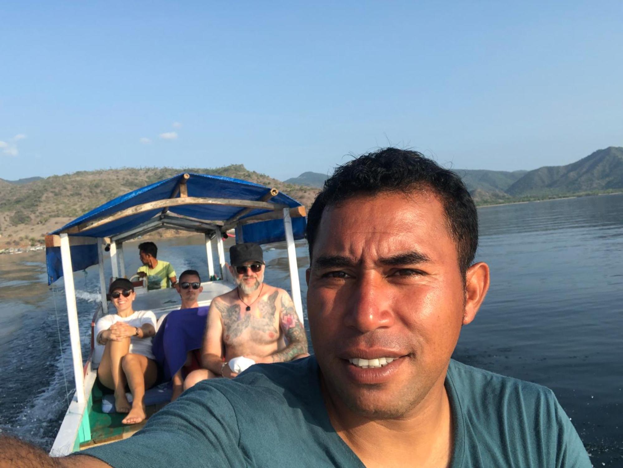 Dua Putri Komodo Homestay 外观 照片