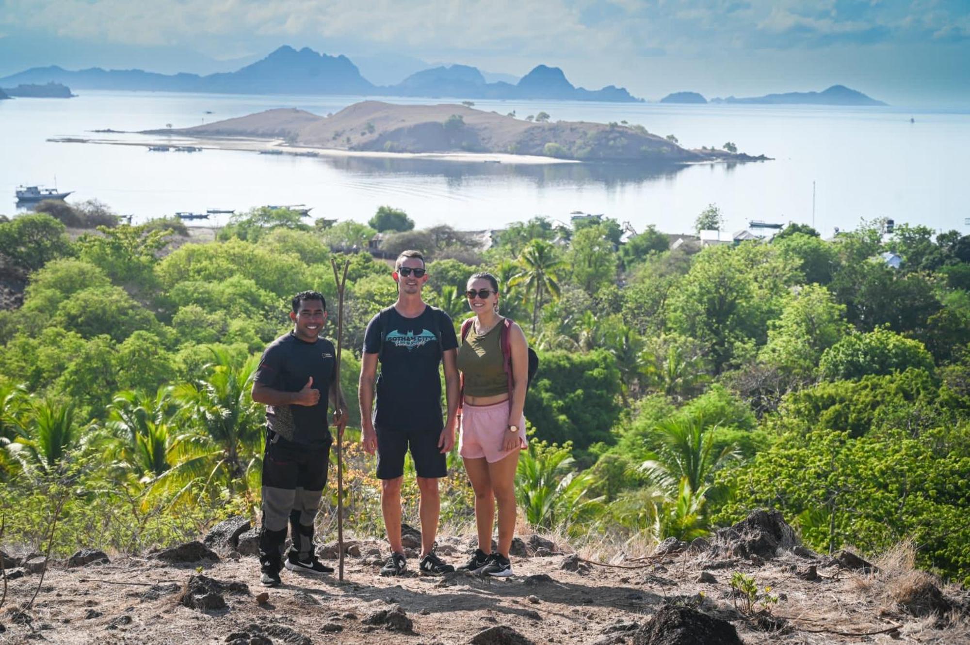 Dua Putri Komodo Homestay 外观 照片