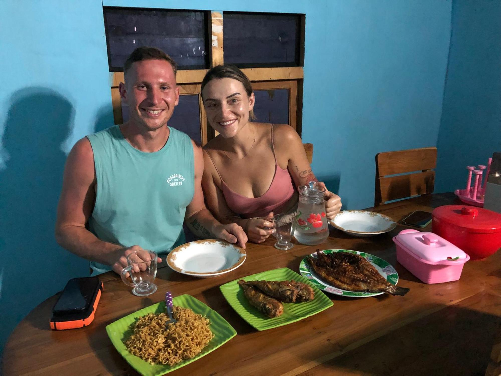 Dua Putri Komodo Homestay 外观 照片