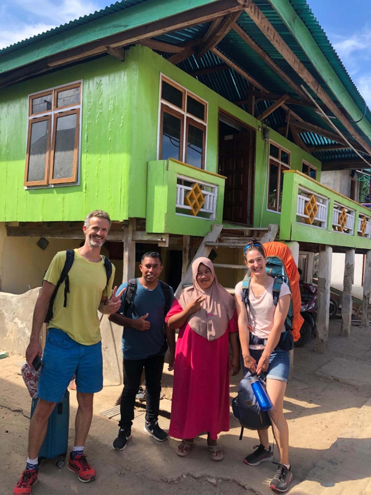 Dua Putri Komodo Homestay 外观 照片