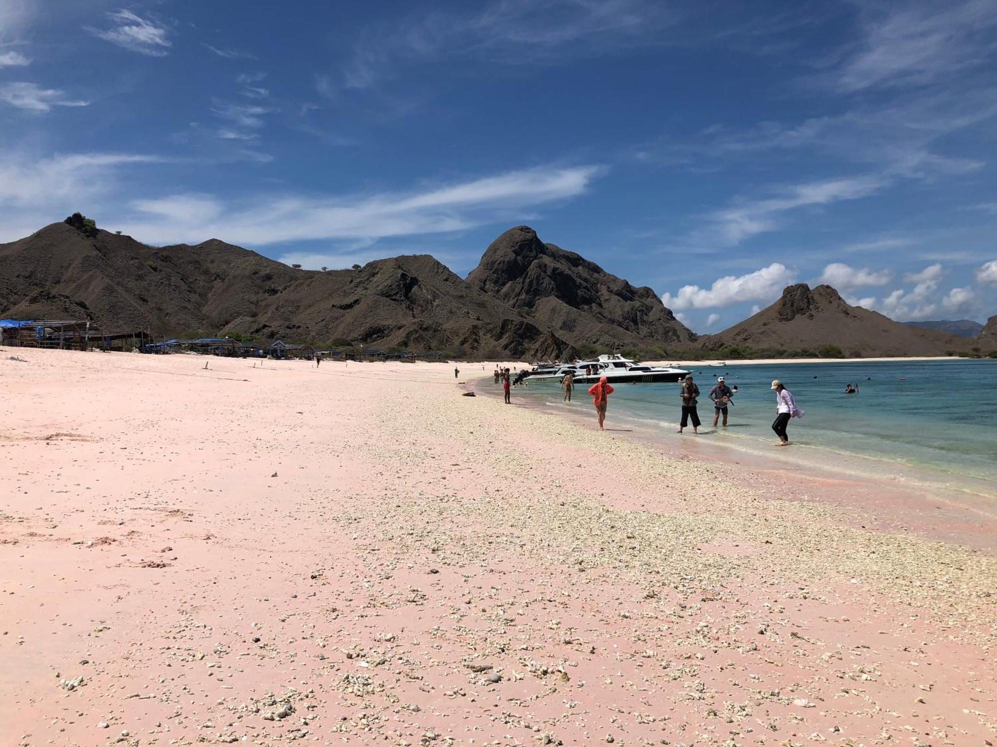 Dua Putri Komodo Homestay 外观 照片
