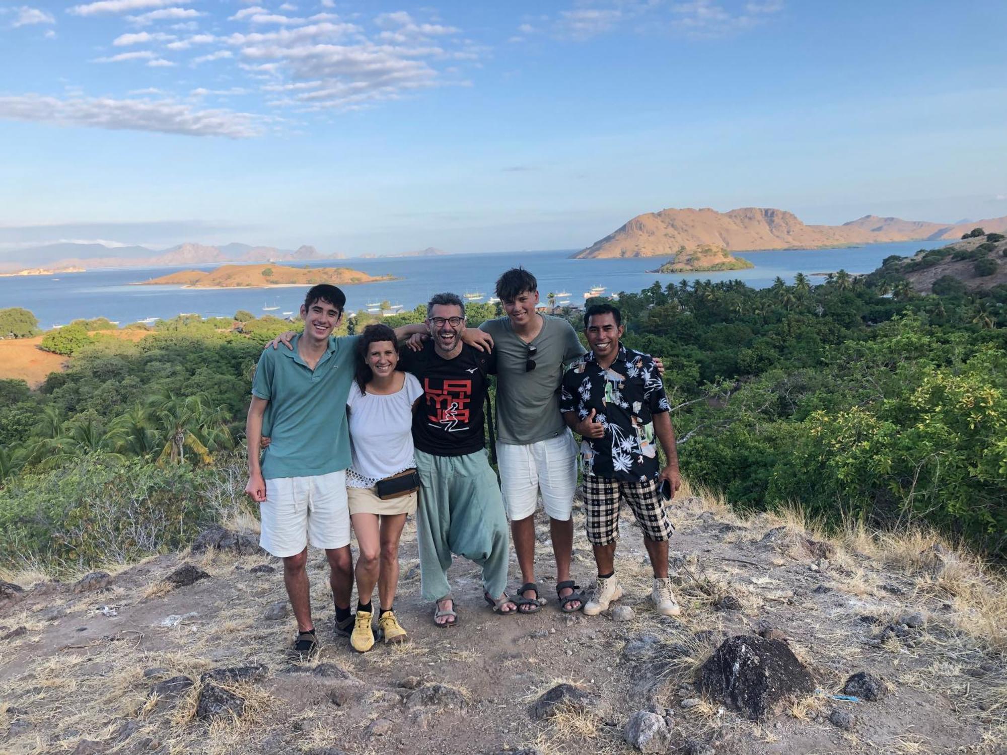 Dua Putri Komodo Homestay 外观 照片